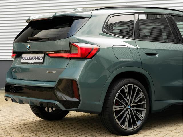 BMW X1 sDrive18i M-Sport Pro - Pano - Massage Zetel - Trekhaak - ACC
