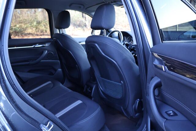 BMW X1 sDrive18i Sportline | Aut | Navi | LED | Stoelverwarming | Clima | Sportstoelen | Sportstuur | Etc.