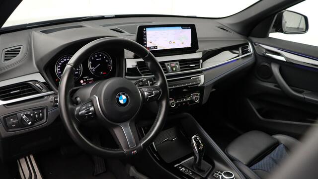 BMW X1 sDrive18i High Executive M-Sport | Head-up | Panoramadak | Trekhaak | Driving Assistant Plus