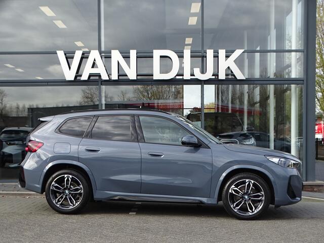 BMW X1 sDrive20i M Sport Pano.Dak Head-Up Harman/Kardon 360 Camera Park-Plus Leder Driving Ass. Adaptief M-onderstel 19"LM Velgen