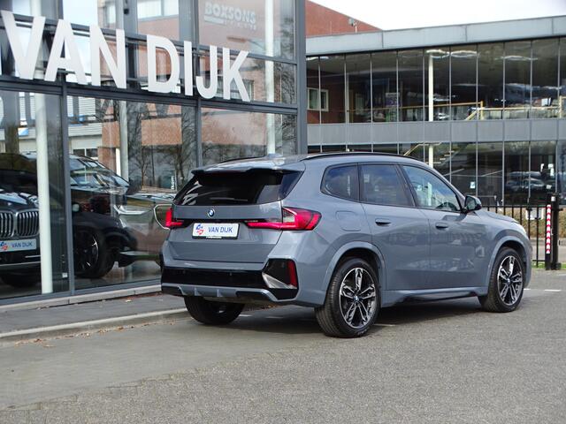 BMW X1 sDrive20i M Sport Pano.Dak Head-Up Harman/Kardon 360 Camera Park-Plus Leder Driving Ass. Adaptief M-onderstel 19"LM Velgen