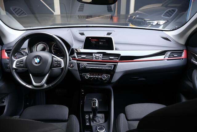 BMW X1 xDrive20i High Executive Sportline Automaat | Trekhaak | Stoelverwarming | Camera | Elektr. Achterklep | 18 Inch