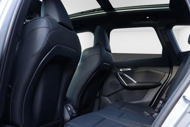 BMW X1 25 e xDrive M Sport Pano l 360 Camera l HUD l VOL OPTIES