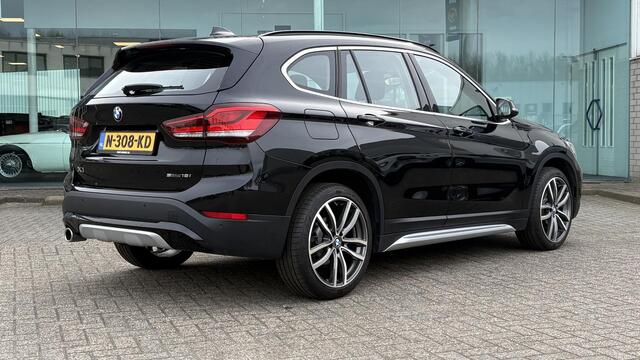 BMW X1 sDrive18i High Executive Schuifdak, trekhaak, leer