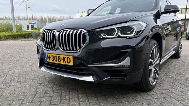 BMW X1 sDrive18i High Executive Schuifdak, trekhaak, leer