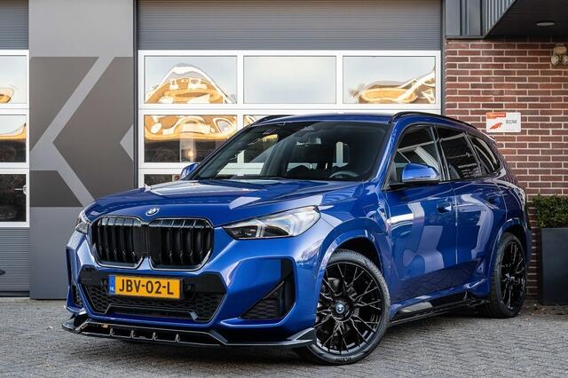 BMW X1 xDrive30e M Sport | Maxton | Trekhaak | Driving Ass. Plus | Comfort Access | Adaptief M onderstel | Sportstoelen | 20 Inch |