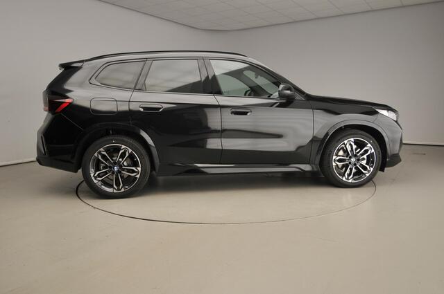 BMW X1 xDrive25e M-Sportpakket / Trekhaak / Sportstoelen / Getint glas / Harman-Kardon / Head-up / Alu wielen 19 inch