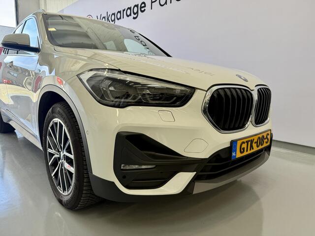 BMW X1 xDrive25e High Executive Carplay / HUD / Adaptive Cruise / Elektr achterklep