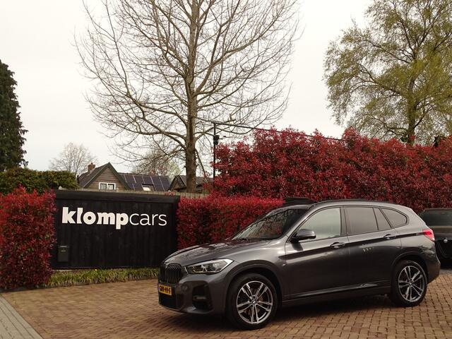 BMW X1 xDrive20i M-Sport | 4WD | Head-up | 19inch! | Keyless| Pano | Trekhaak! 192PK | Flippers