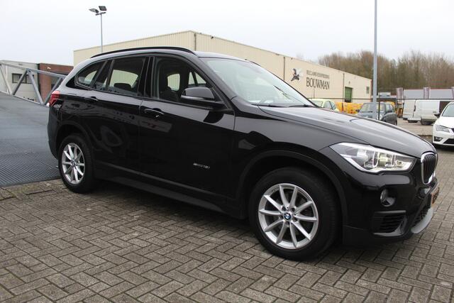 BMW X1 sDrive18i Executive Automaat | Panoramadak | Lederen bekleding | Cruise control | Climate control | Stoelverwarming | Navgatie | Nederlands geleverd