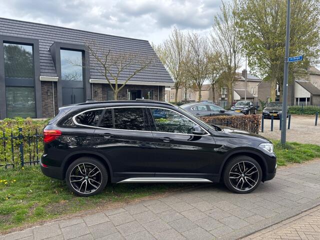 BMW X1 1.8 High Line ,X Line ,Panoramadak,Afn.Trekhaak,Leder,Led koplampen