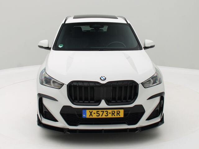 BMW X1 sDrive18i M Sport Nieuwe type! / Panorama / Leder / HarmanKardon / Luxe!