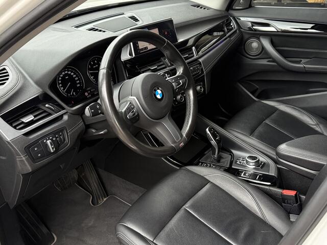 BMW X1 sDrive18i X LINE | HARMAN KARDON | CAMERA | LEDER | TREKHAAK | STOELVERWARMING |