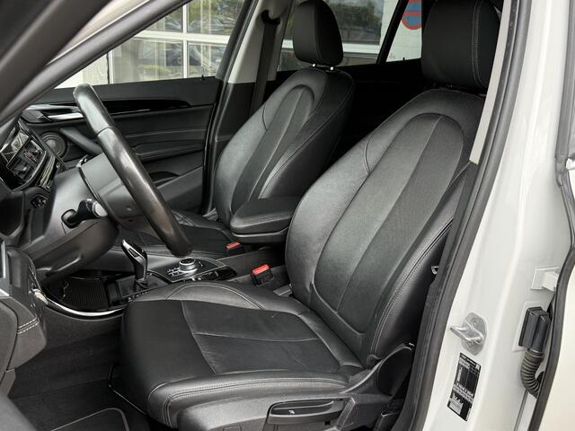 BMW X1 sDrive18i X LINE | HARMAN KARDON | CAMERA | LEDER | TREKHAAK | STOELVERWARMING |
