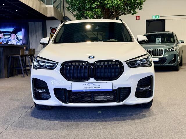 BMW X1 xDrive25e Executive M-Sport | Camera | Trekhaak | Stoelverwarming | 4x4