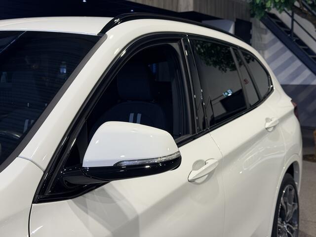 BMW X1 xDrive25e Executive M-Sport | Camera | Trekhaak | Stoelverwarming | 4x4