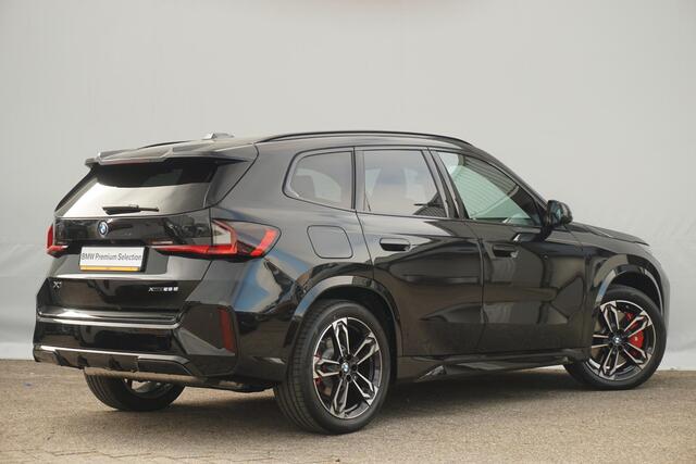 BMW X1 xDrive25e | M Sportpakket Pro | Trekhaak | Schuif-kanteldak | Head-up | Harman Kardon | Rondomzicht Camera | Elekrische Stoelen + Geheugen | Cruise control adaptief met Stop&Go en stuurhulp