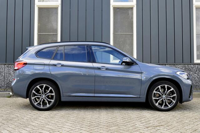 BMW X1 sDrive20i M-Sport Rijklaarprijs-Garantie Panoramadak Leder Sportinterieur Led Camera Navigatie