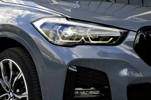 BMW X1 sDrive20i M-Sport Rijklaarprijs-Garantie Panoramadak Leder Sportinterieur Led Camera Navigatie