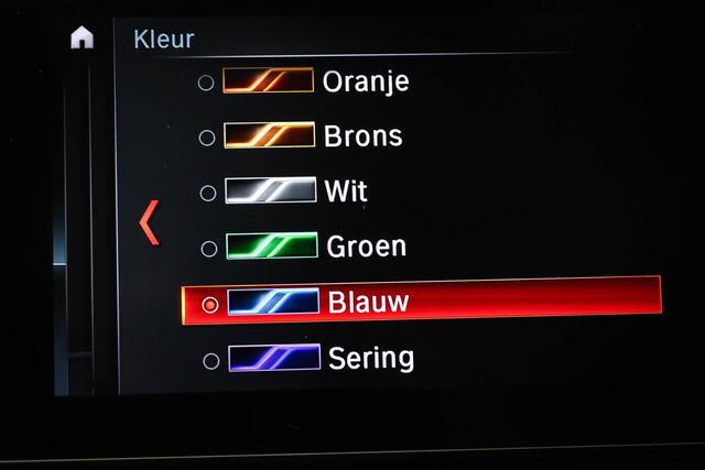 BMW X1 sDrive18i High Executive Edition | XLINE / PARKING- PACK | HEAD UP | LEDER | STOELVERWARMING | CAMERA | 18"