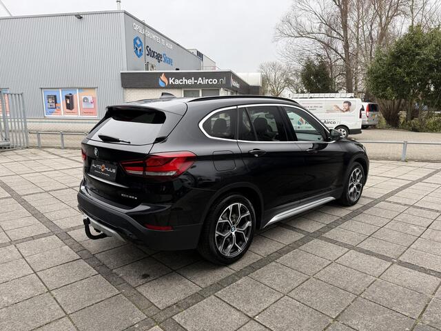 BMW X1 Aut. xDrive25e Executive Edition | SoH 85% | Trekhaak | Navi | Sfeer Verlichting |