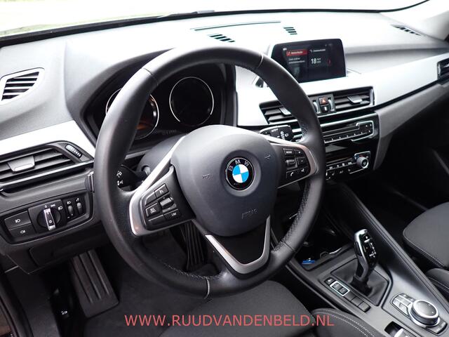 BMW X1 sDrive18i !! AUTOMAAT !! / SPORTSTOELEN / CRUISE / NAVI / STOELVERWARMING