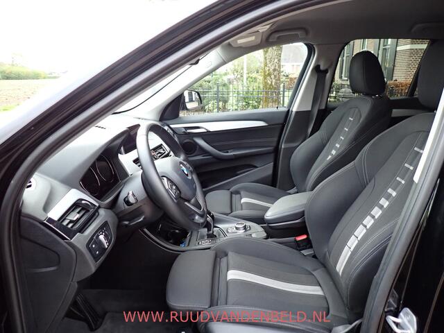 BMW X1 sDrive18i !! AUTOMAAT !! / SPORTSTOELEN / CRUISE / NAVI / STOELVERWARMING