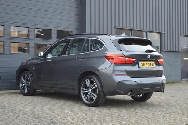 BMW X1 sDrive20i High Executive | M-PAKKET | PANO | ACC | HUD | CAMERA |