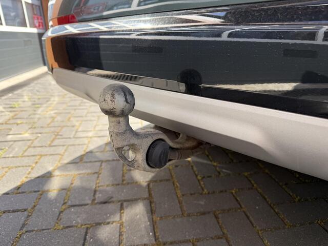 BMW X1 sDrive18i | NIEUW MODEL | Trekhaak | Sportstoelen met geheugen | Camera | Leer |