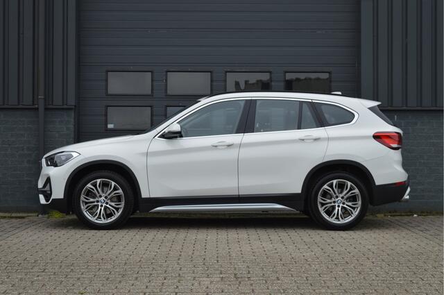 BMW X1 sDrive18i Executive X-Line | CAMERA | TREKHAAK | KEYLESS | LED | DAB |