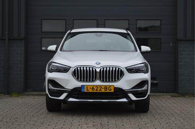 BMW X1 sDrive18i Executive X-Line | CAMERA | TREKHAAK | KEYLESS | LED | DAB |