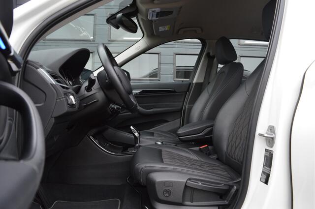 BMW X1 sDrive18i Executive X-Line | CAMERA | TREKHAAK | KEYLESS | LED | DAB |