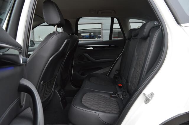 BMW X1 sDrive18i Executive X-Line | CAMERA | TREKHAAK | KEYLESS | LED | DAB |