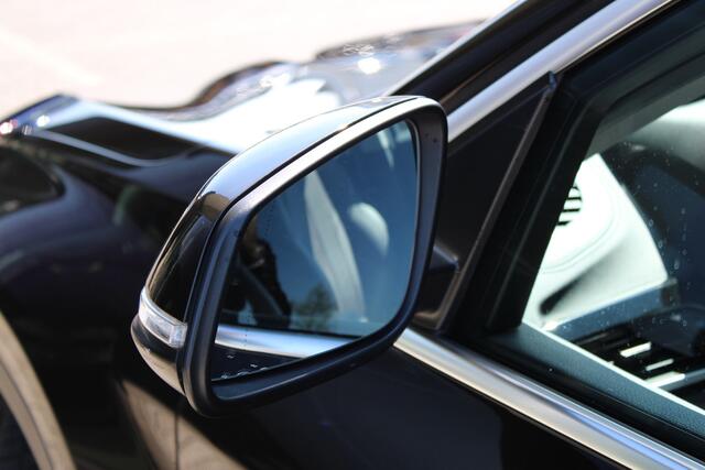 BMW X1 sDrive20i High Executive xLine Automaat / Sportstoelen / Cruise Control / LED / Head-Up / Stoelverwarming