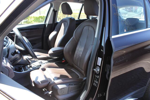 BMW X1 sDrive20i High Executive xLine Automaat / Sportstoelen / Cruise Control / LED / Head-Up / Stoelverwarming