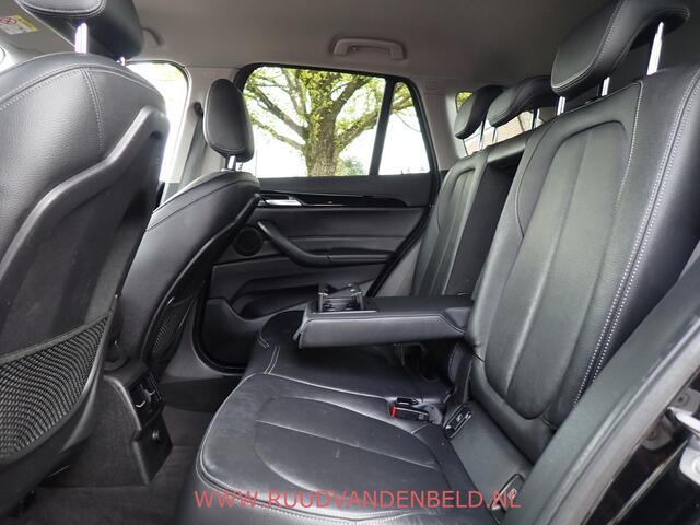BMW X1 sDrive20i / HEAD-UP / SPORTLEER / 20" INCH / CAMERA