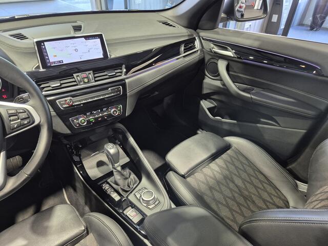 BMW X1 xDrive25e High Executive X-Line | Panorama | Trekhaak | Camera