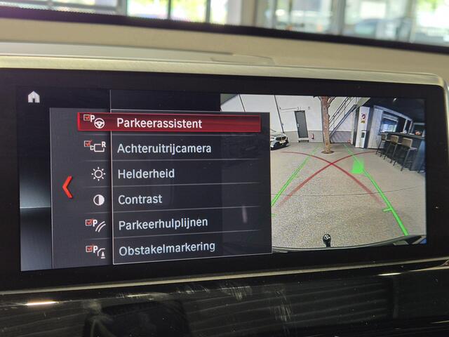 BMW X1 xDrive25e High Executive X-Line | Panorama | Trekhaak | Camera