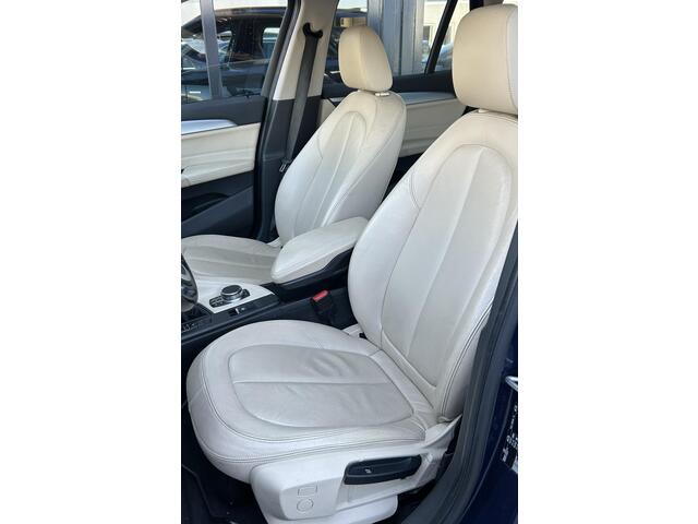 BMW X1 sDrive18i High Executive | NL AUTO | Automaat | Achteruitrijcamera | Navigatie | Parkeersensoren Voor en Achter | Lederen Bekleding | Stoelverwarming | Elektrische Achterklep | 2 Sleutels |
