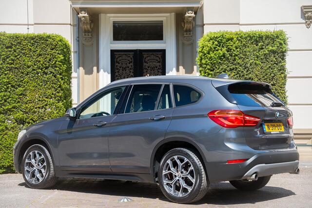 BMW X1 xDrive20i High Executive TREKHAAK | PANO | ADAPTIVE | KEYLESS | CAMERA | STUURVERW