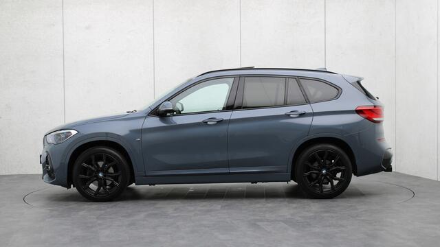 BMW X1 sDrive18i M-Sport | Head-up | Panoramadak | Trekhaak | Driving Assistant Plus | Achteruitrijcamera