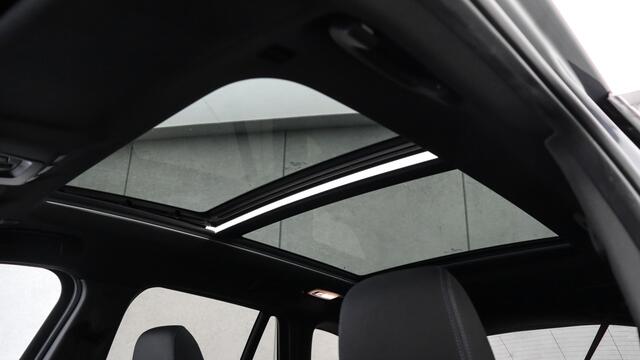 BMW X1 sDrive18i M-Sport | Head-up | Panoramadak | Trekhaak | Driving Assistant Plus | Achteruitrijcamera