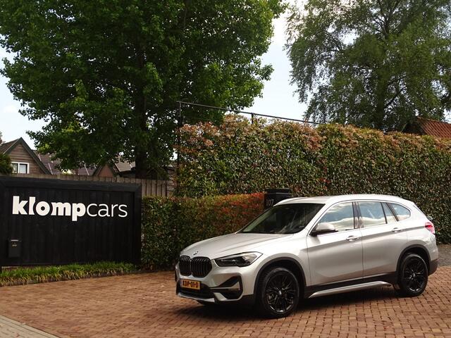 BMW X1 xDrive20i | 4x4 | Carplay | HUD | Trekhk | Camera | 1e Eig. | Ad.Cruise | Dealeronderhouden!