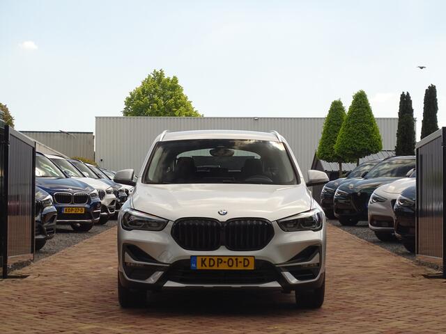 BMW X1 xDrive20i | 4x4 | Carplay | HUD | Trekhk | Camera | 1e Eig. | Ad.Cruise | Dealeronderhouden!