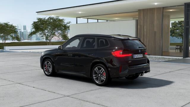 BMW X1 xDrive25e M Sport Automaat / Panoramadak / Trekhaak / Sportstoelen / M Adaptief onderstel / Head-Up / Parking Assistant Plus / Comfort Access