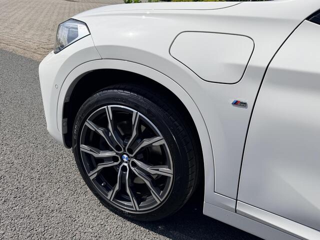 BMW X1 xDrive25e 220PK M-SportoLEDoCamera