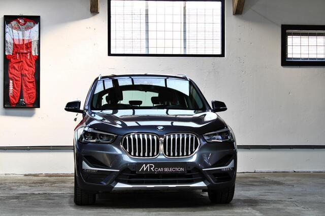 BMW X1 sDrive20i Business Edition Plus | Sportstoelen | Head-Up | 17 inch | trekhaak | NL auto | 1e eigenaar | BTW |