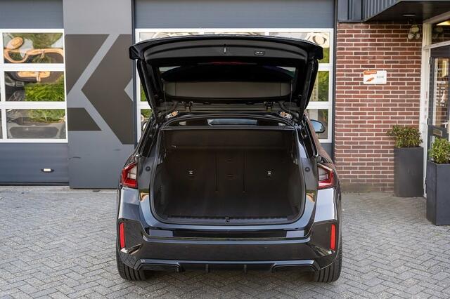 BMW X1 xDrive25e M Sport | Shadow | Driving Ass. Plus | Camera | Adapt. Led | Stoelverwarming | 20 Inch |