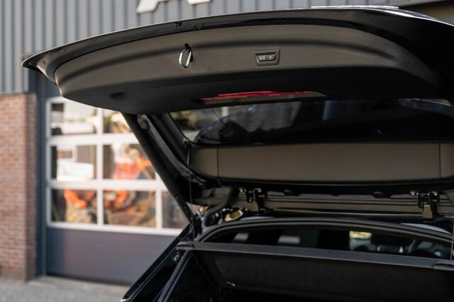 BMW X1 xDrive25e M Sport | Shadow | Driving Ass. Plus | Camera | Adapt. Led | Stoelverwarming | 20 Inch |