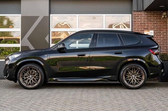 BMW X1 xDrive25e M Sport | Shadow | Driving Ass. Plus | Camera | Adapt. Led | Stoelverwarming | 20 Inch |